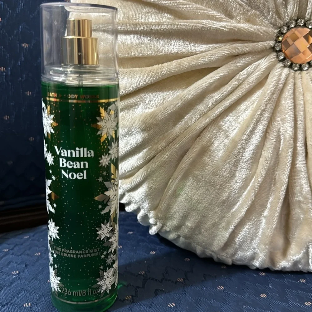 BATH & BODY WORKS SET. . . VANILLA BEAN NOEL SCENT - Picture 3 of 6